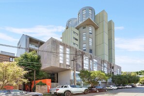 Exterior - Chic 1-Bed Apartment in the Heart of Newtown (Newtown)