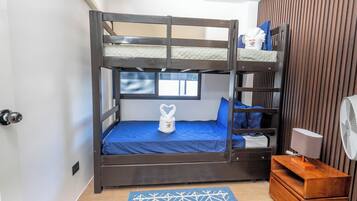 Iron/ironing board, free WiFi, bed sheets