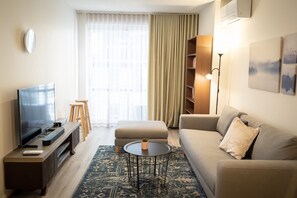 Smart TV - Convenient 2-Bed Apartment in Melbourne's Heart (Melbourne)