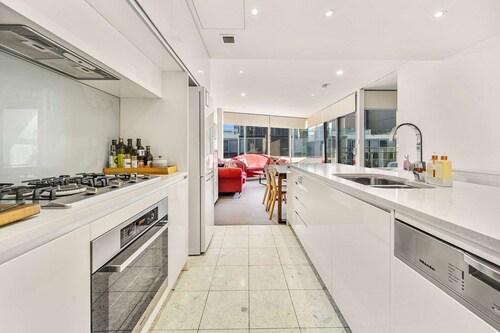 Canberra Lakefront 2-Bett mit Pool,