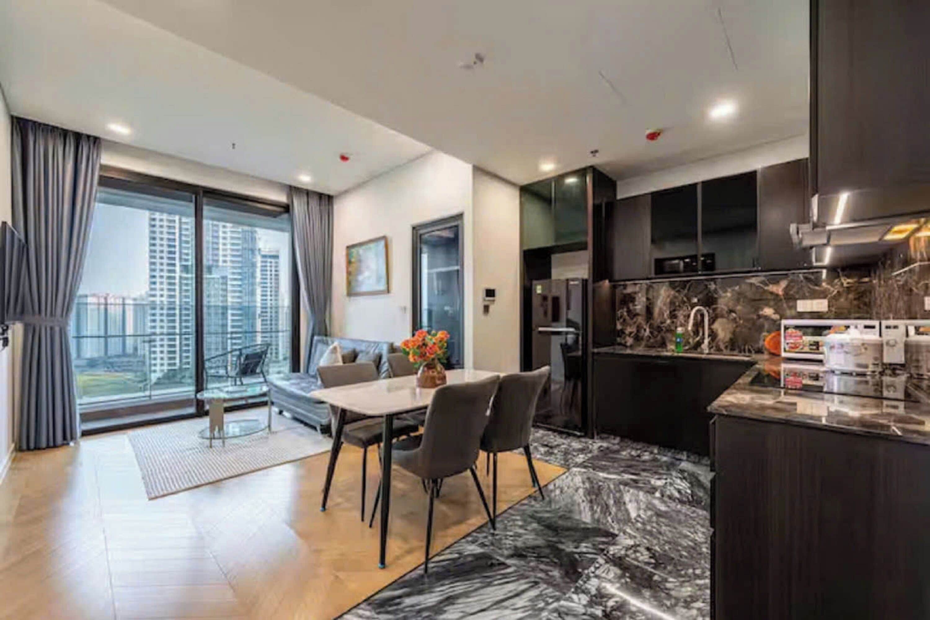 Suite – grand, 1 soverom, Club Lounge-tilgang, byutsikt | Sengetøy i egyptisk bomull, sengetøy av topp kvalitet og dundyner