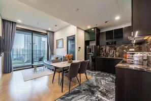 Suite Grand, 1 camera da letto, accesso al Club Lounge, vista città | Biancheria in cotone egiziano, biancheria da letto di alta qualità