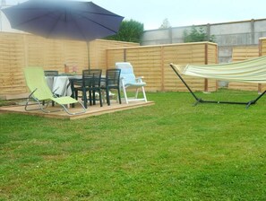 Outdoor dining - ST Malo Single-storey house garden near station sillon beach dog allowed fiber (Saint-Malo)