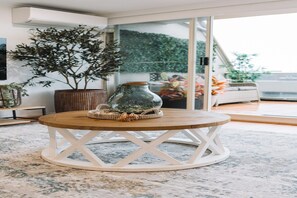 Interior - Lakeside 3-Bed Apartment with Jacuzzi (Belconnen)