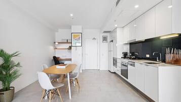 Fridge, microwave, oven, stovetop