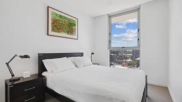 Desk, Internet, bed sheets