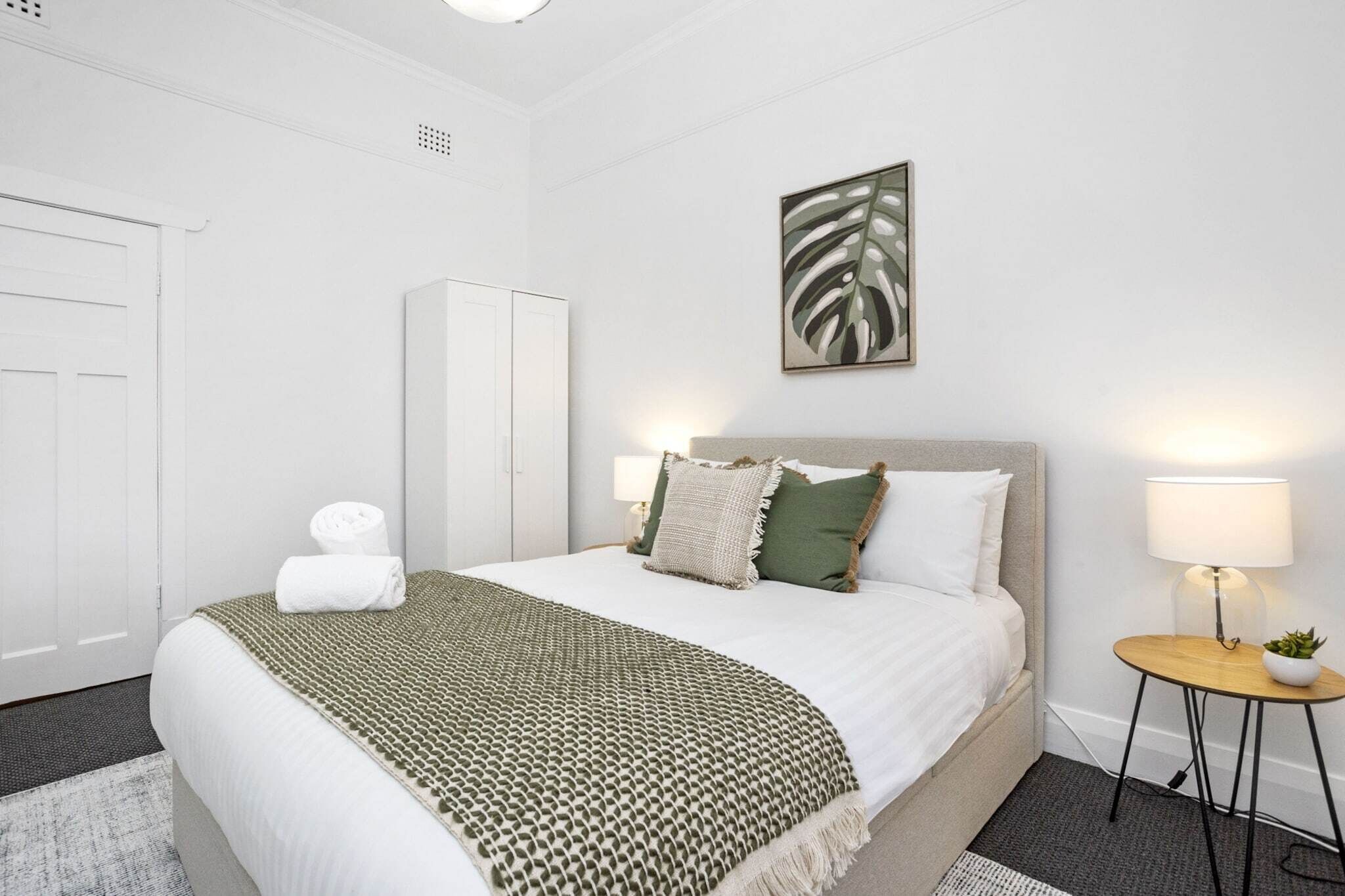 Iron/ironing board, internet, bed sheets