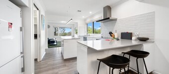 Casa familiare con 4 camere da letto, ampio cortile e barbecue