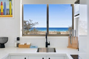 Fridge, microwave, oven, stovetop - Beachfront Studio with Balcony & Stunning Views (Coolangatta)