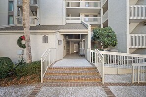 Exterior detail - Oceanfront Villa: Pool, Patio, Steps to Coligny (Hilton Head Island)