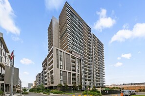 Exterior - Chic 1-Bed with Pool by River, Ferry & Amenities (Wentworth Point)