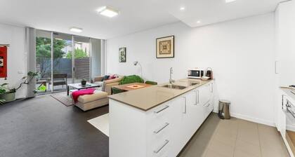 Tranquil 1-Bed Apartment with Courtyard, Pool, BBQ