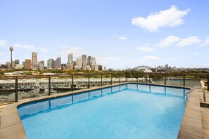 Pool - Cosy 1-Bed with Swimming Pool Facing Opera House (Potts Point)