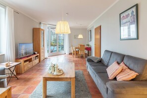 تلفزيون، كُتُب، ستيريو