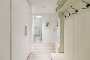 Shower, hair dryer - Vacation apartment "Stadtlust 1" in Husum for up to 2 people (Husum)