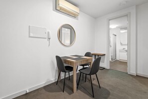 Dining - Cosy 1-Bed with Balcony in Trendy St Kilda (St Kilda)