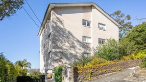 Exterior - Lovely Harbourside 1-Bed Close To Sydney Landmarks (Kurraba Point)