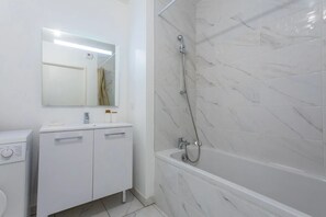 Bathroom - Terrace apartment Puget-sur-Argens (Puget-sur-Argens)