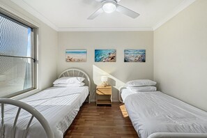 4 Schlafzimmer, Bügeleisen/Bügelbrett, Internetzugang, Bettwäsche