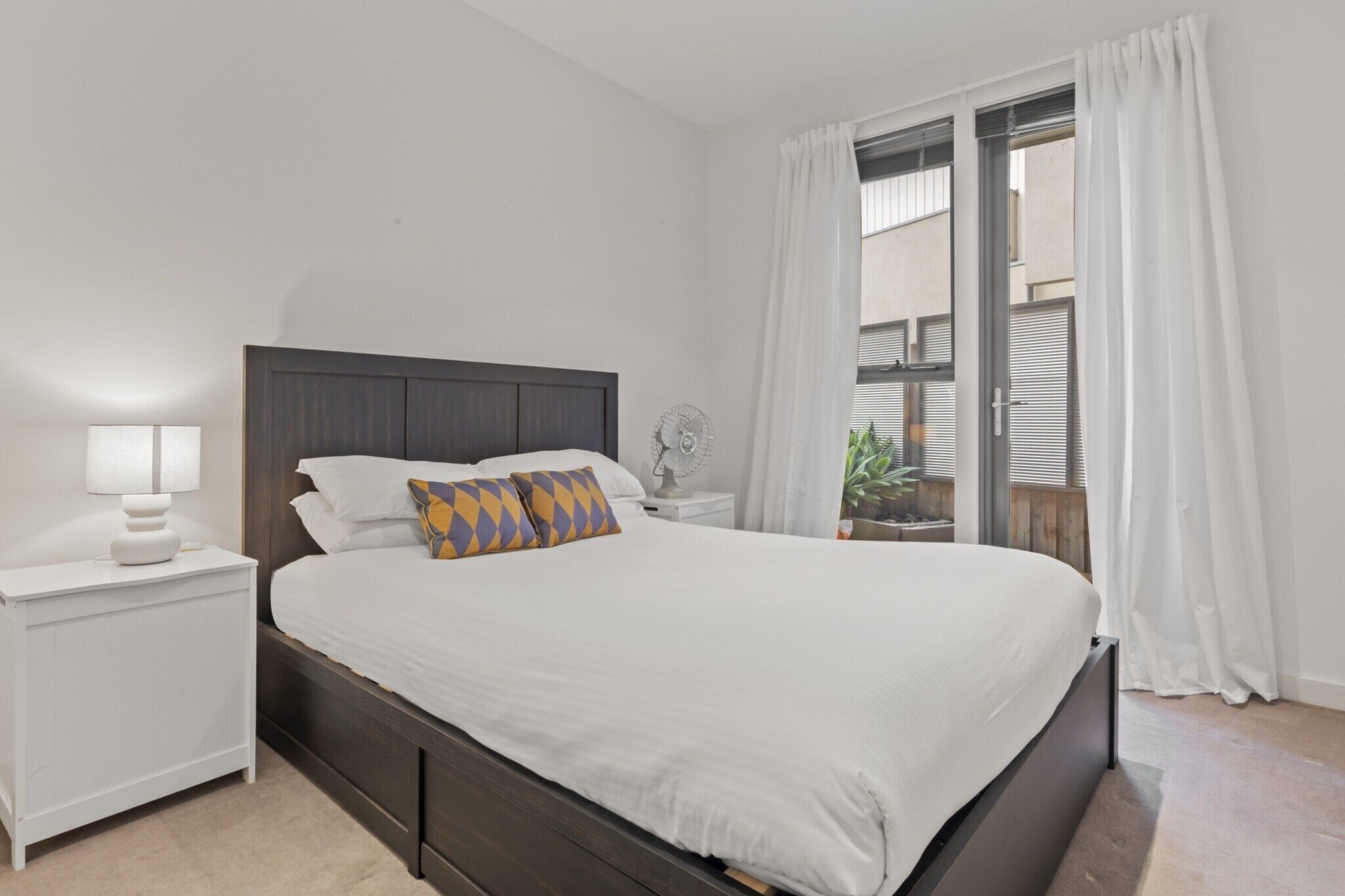 3 bedrooms, desk, iron/ironing board, travel cot