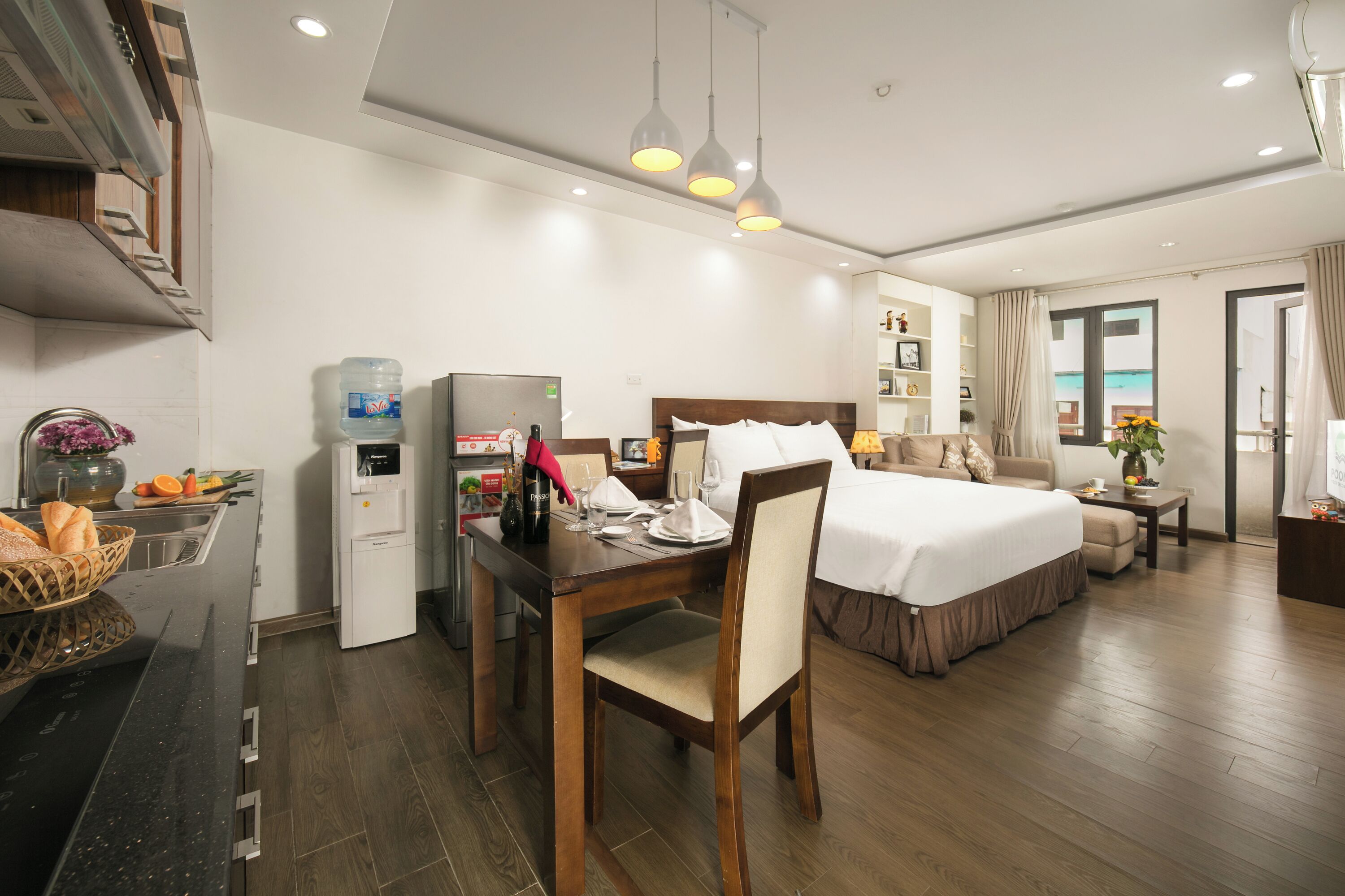 Desk, laptop workspace, free WiFi, bed sheets