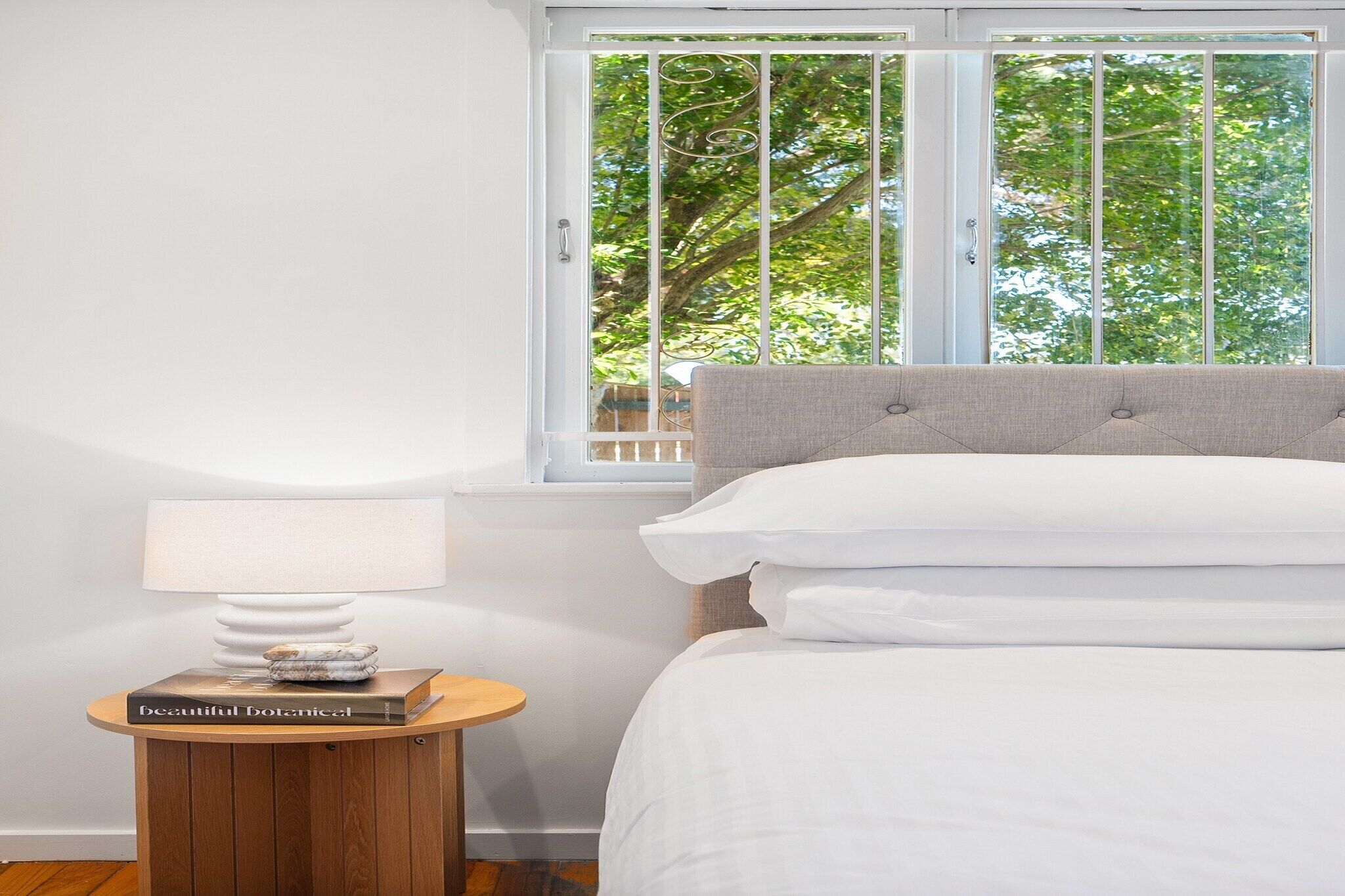 Iron/ironing board, Internet, bed sheets