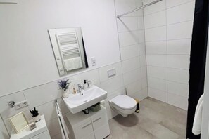 Shower, hair dryer, towels, toilet paper - Püttquartier 1 (Ibbenbüren)