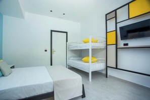 Kamar Double Superior, balkon, pemandangan kota | Brankas dan Wi-Fi gratis