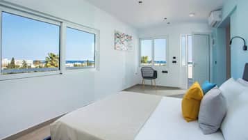 Deluxe Double Room, Balcony, City View | In-room safe, free WiFi