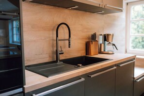 Fridge, microwave, oven, stovetop - Zur alten Oelmuehle  Wellness & Entertainment (Blankenheim)