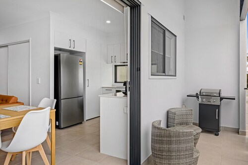 Riverside 3-Bed Home with Study Nook and BBQ