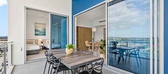 Oasis vid vattnet med 2 sovrum - Pool, ångbad, jacuzzi, gym