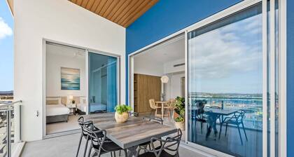 Waterfront 2-Bed Oasis - Pool, Steam, Jacuzzi, Gym