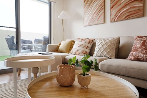 Ground Level 1-Bed: Courtyard & Alfresco Dining