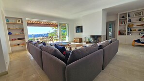 TV, fireplace - Exceptional view | large property | chill-out (Saint-Paul-de-Vence)
