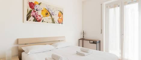 1 chambre, fer et planche Ă repasser