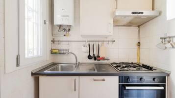 KĂŒhlschrank, Mikrowelle, Toaster