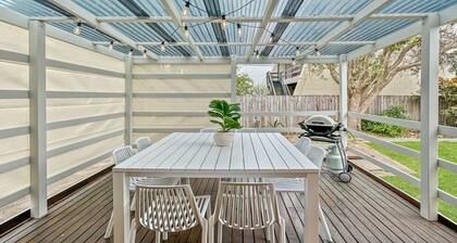 Maison de plage de 4 chambres avec jardin et salle Ă manger en plein air