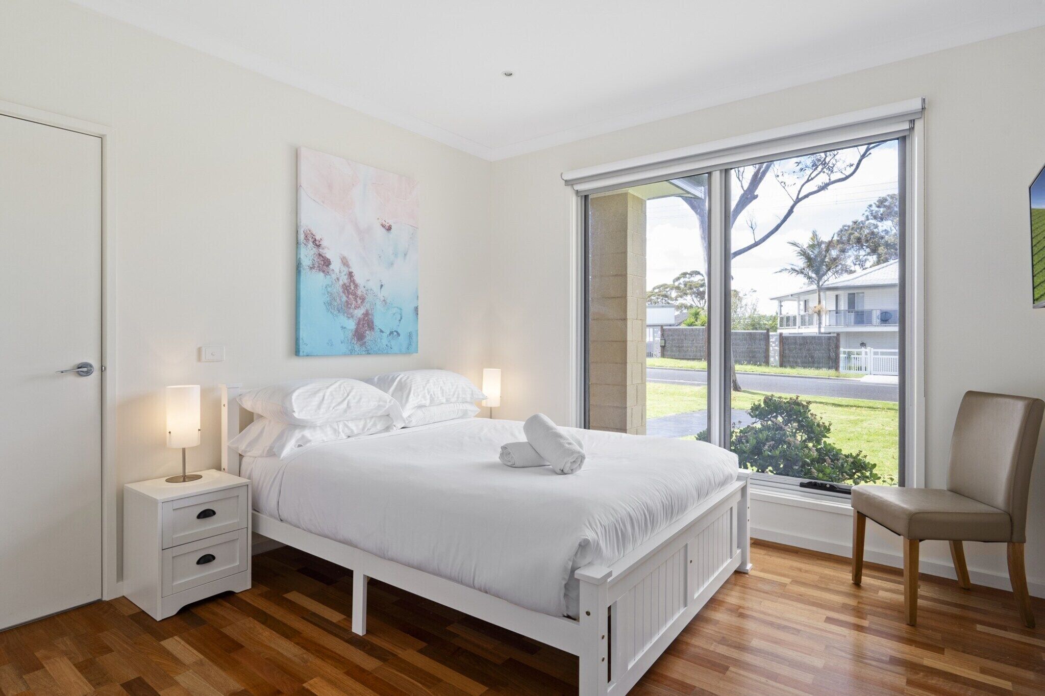 Strykejern/-brett, reiseseng for barn, internettilgang og sengetøy