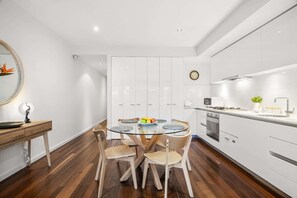 Fridge, microwave, oven, stovetop - “MILA” Trendy Prahran 1-Bed Apartment with Balcony (Prahran)