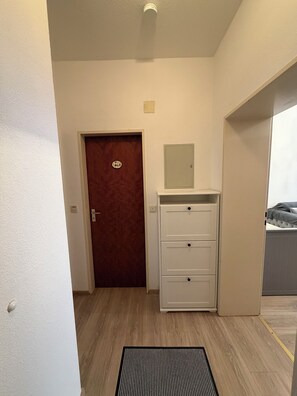 Unclassified image, 5 of 6, button - Cozy apartment with good public transport connections (Nürnberg)