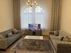 Unclassified image, 2 of 6, button - Cozy apartment with good public transport connections (Nürnberg)