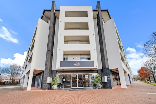 1-Bett-Apartment am See mit Klimaanlage, Parkplatz und Balkon