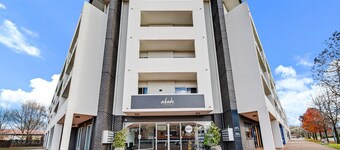 Lakeside 1-Bed with A/C, Parking & Balcony
