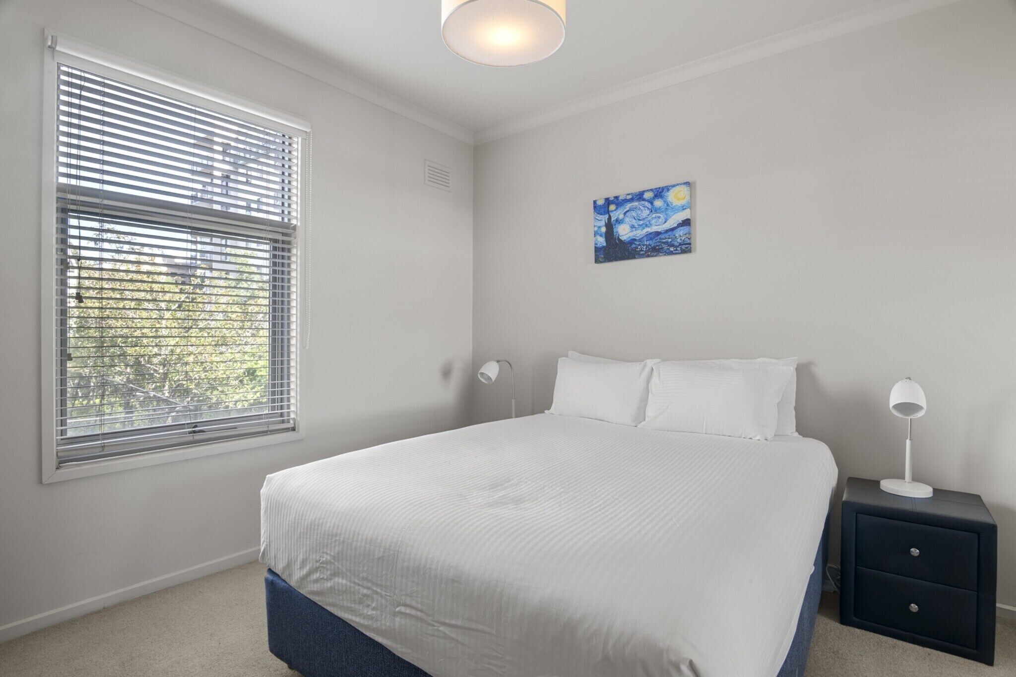 2 bedrooms, iron/ironing board, internet, bed sheets