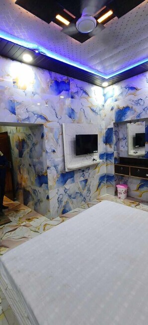 Double Room | Free WiFi - Lal Mani Kothi Homestay (Varanasi)