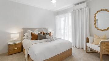 3 bedrooms, iron/ironing board, Internet, bed sheets