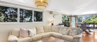 Riverside 3-Bed Townhouse with Spacious Deck & BBQ