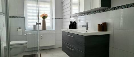 Bruser, håndklæder, Sæbe, Toiletpapir