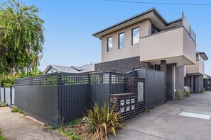 Exterior - Charming Retro Townhouse in Vibrant Coburg (Coburg)